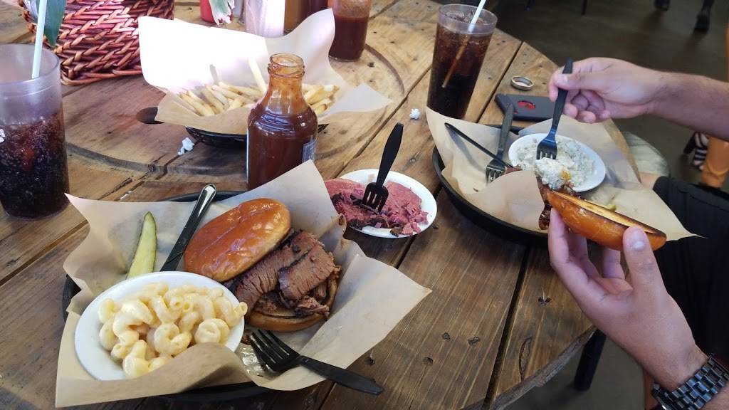 Porkchop and Bubbas BBQ | restaurant | 1230 H St suite a, Bakersfield, CA 93301, USA | 6615204227 OR +1 661-520-4227