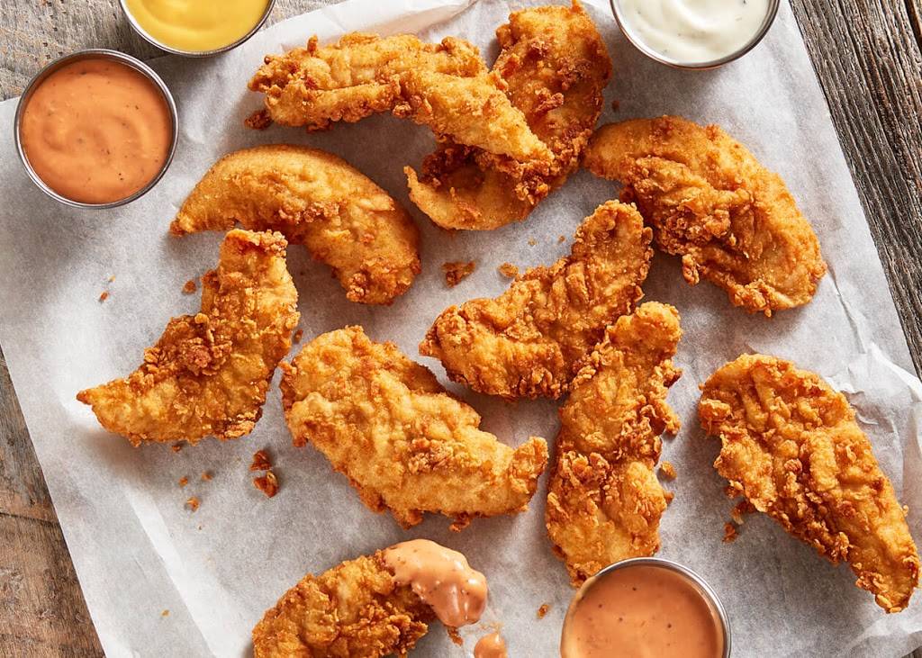 Zaxbys Chicken Fingers & Buffalo Wings | restaurant | 9141 University Blvd, North Charleston, SC 29406, USA | 8437643634 OR +1 843-764-3634
