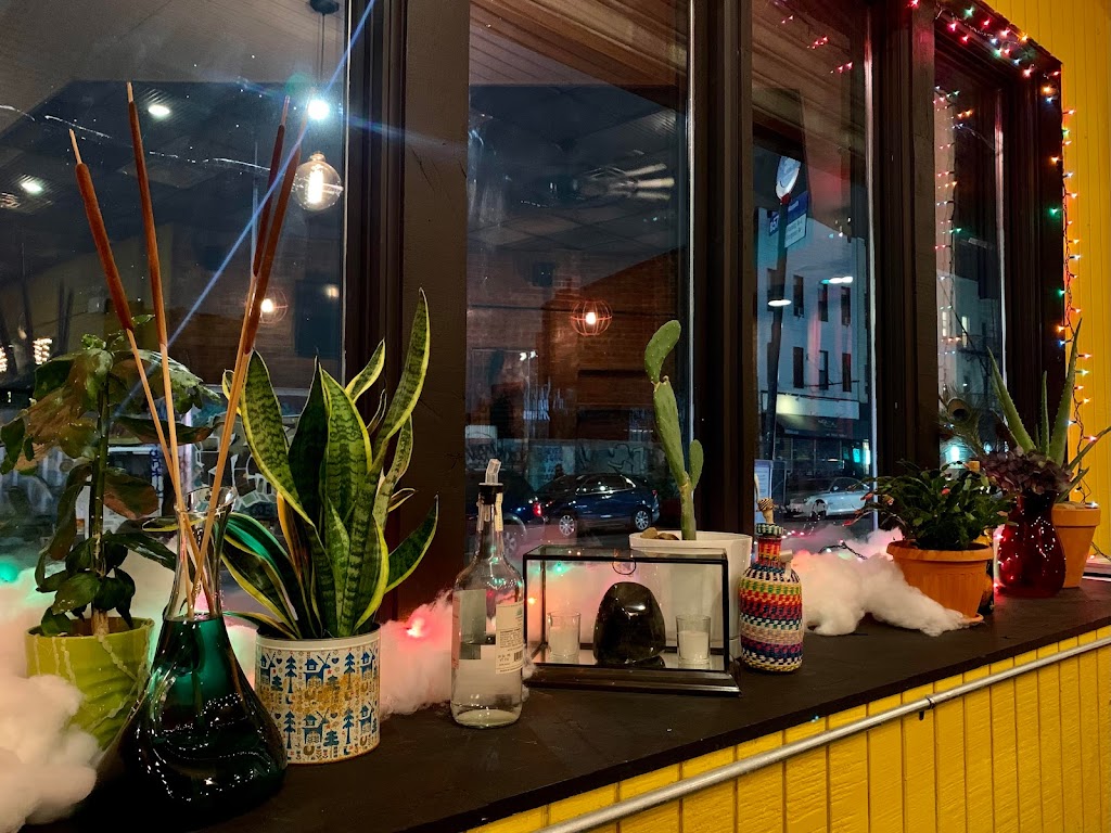 El Gran Tejano Tex-Mex Cantina | restaurant | 942 Flushing Ave, Brooklyn, NY 11206, USA | 7184899411 OR +1 718-489-9411