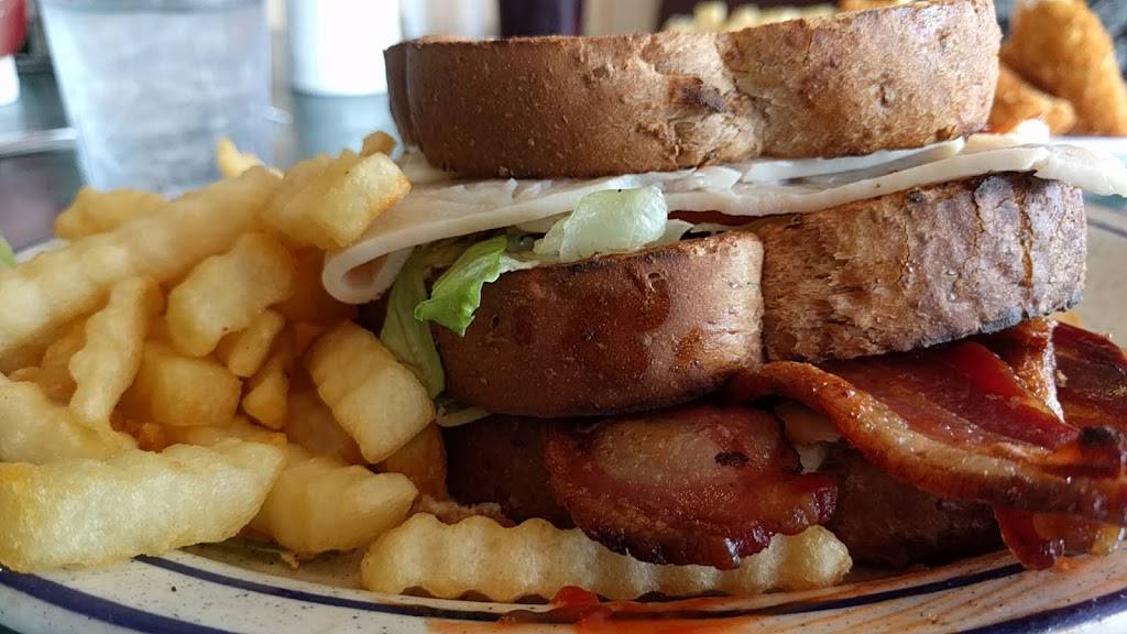 Galloping Gerties Bar & Grill | restaurant | 15417 Union Ave SW, Lakewood, WA 98498, USA | 2535844848 OR +1 253-584-4848