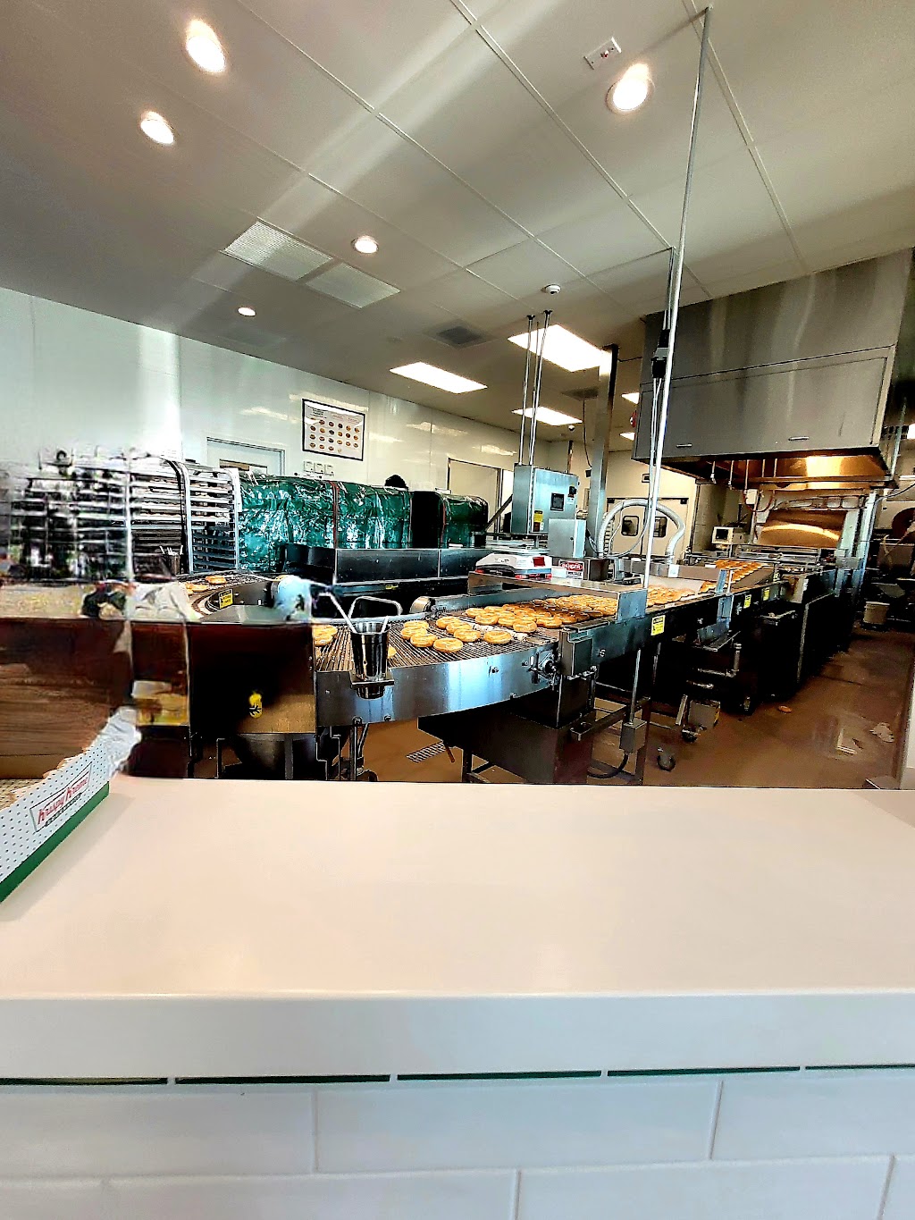 Krispy Kreme | cafe | 6261 Mayfield Rd, Cleveland, OH 44124, USA | 2163290256 OR +1 216-329-0256