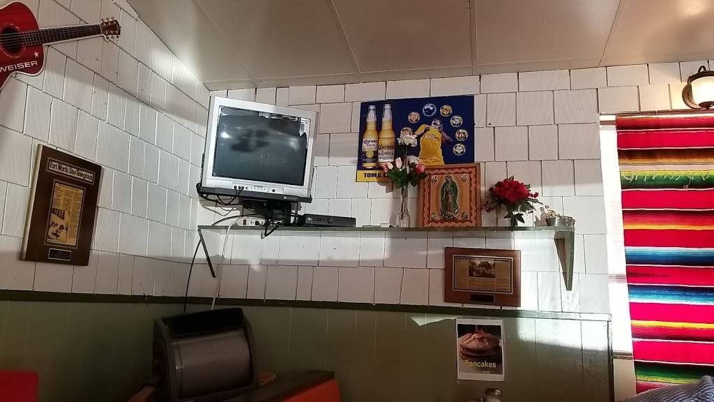 Bigotes | restaurant | 1821 E Abram St, Arlington, TX 76010, USA | 8172741350 OR +1 817-274-1350