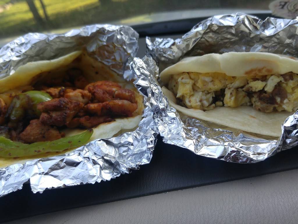 La Herradura | restaurant | 916 E Borgfeld Dr, San Antonio, TX 78260, USA | 8304384420 OR +1 830-438-4420