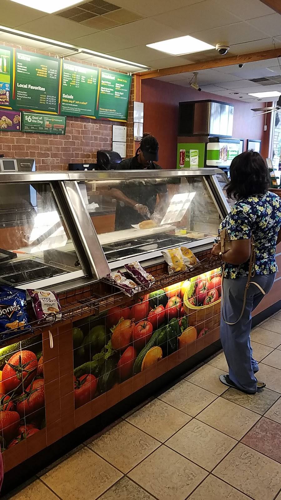 Subway | restaurant | 90 N Main St, Randolph, MA 02368, USA | 7819633434 OR +1 781-963-3434