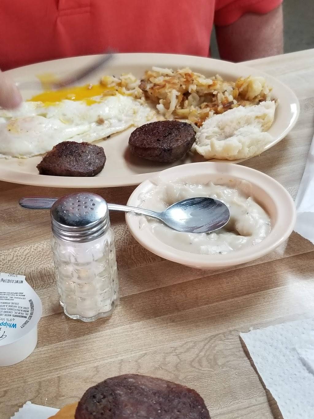 4 Little Pigs BBQ | restaurant | 198 W 5th St, Benton, KY 42025, USA | 2705279471 OR +1 270-527-9471