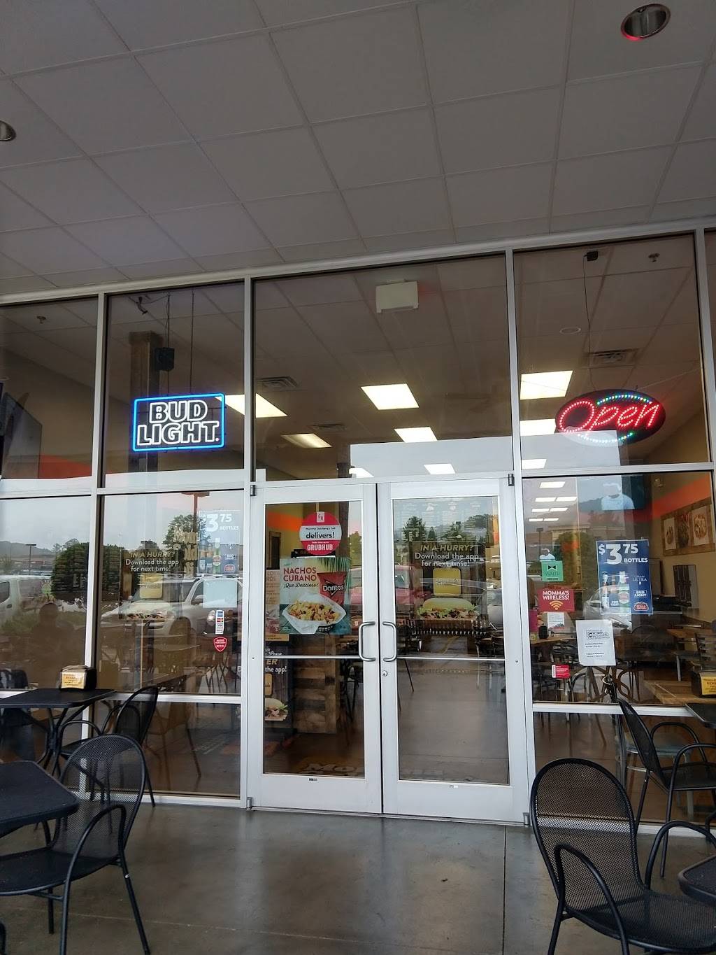 Momma Goldbergs | restaurant | 210 Doug Baker Blvd, Birmingham, AL 35242, USA | 2057696038 OR +1 205-769-6038