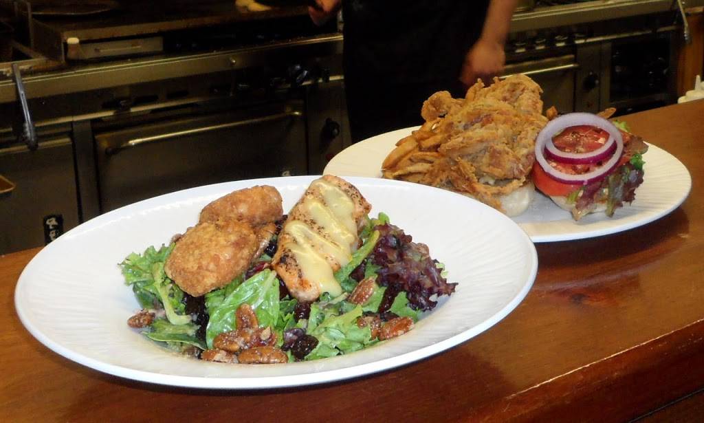 Sanders Ridge Vineyard, Winery and Events | restaurant | 3200 Round Hill Rd, Boonville, NC 27011, USA | 3366771700 OR +1 336-677-1700