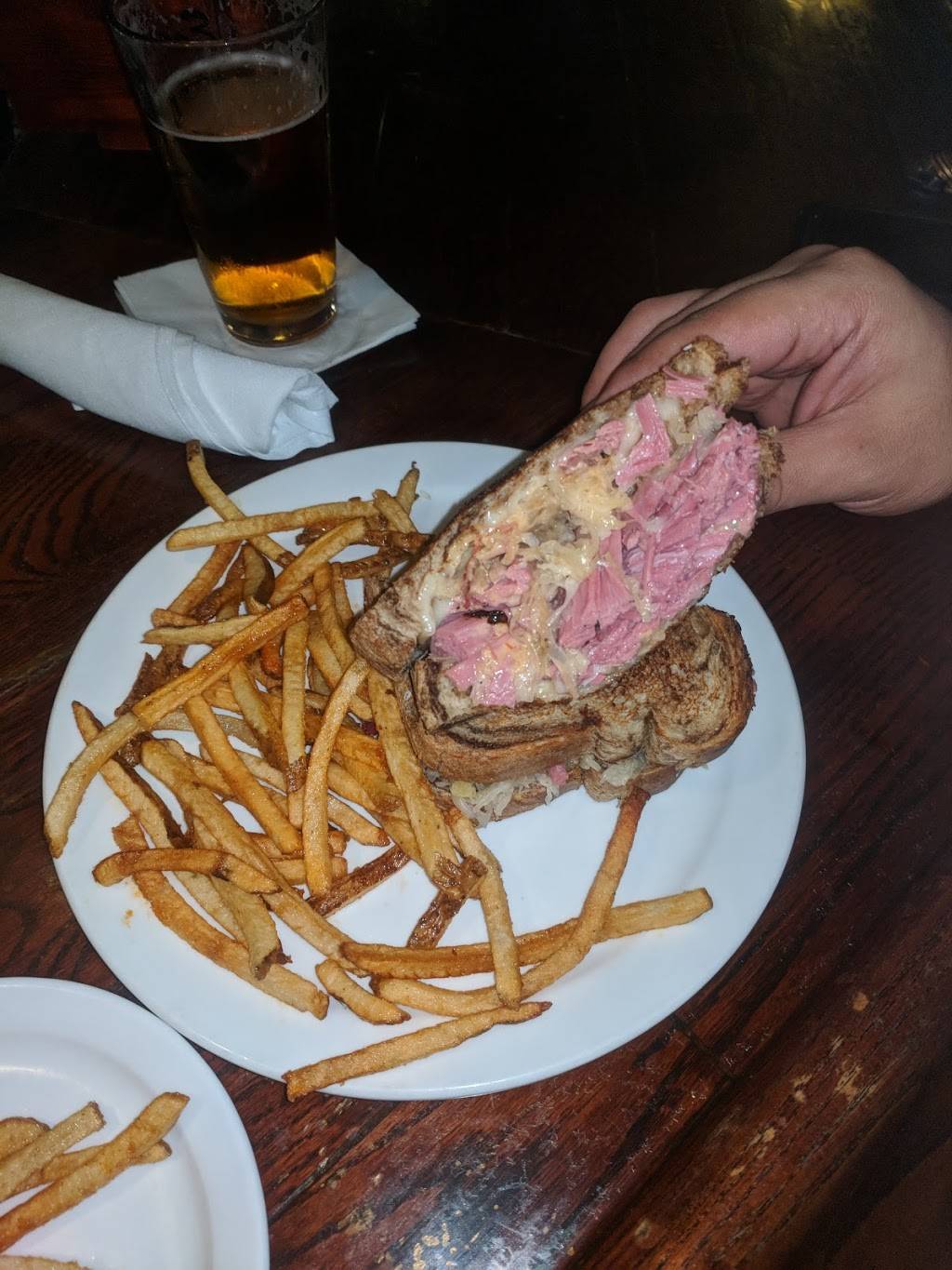 Malarkeys Tavern | restaurant | 4460 Trinity Mills Rd, Dallas, TX 75287, USA | 9729317300 OR +1 972-931-7300