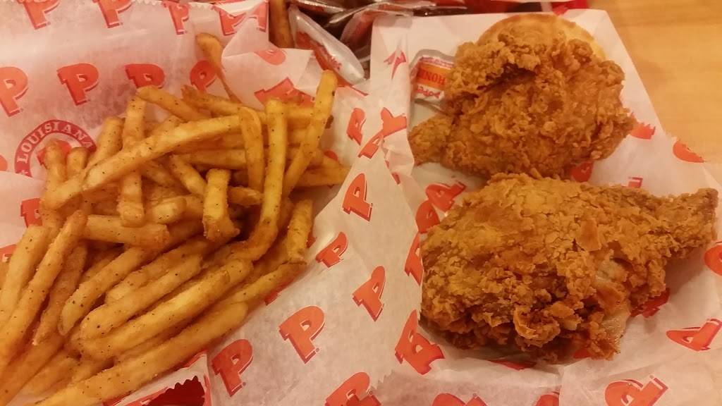 Popeyes Louisiana Kitchen | restaurant | 6161 E 82nd St, Indianapolis, IN 46250, USA | 3178450548 OR +1 317-845-0548