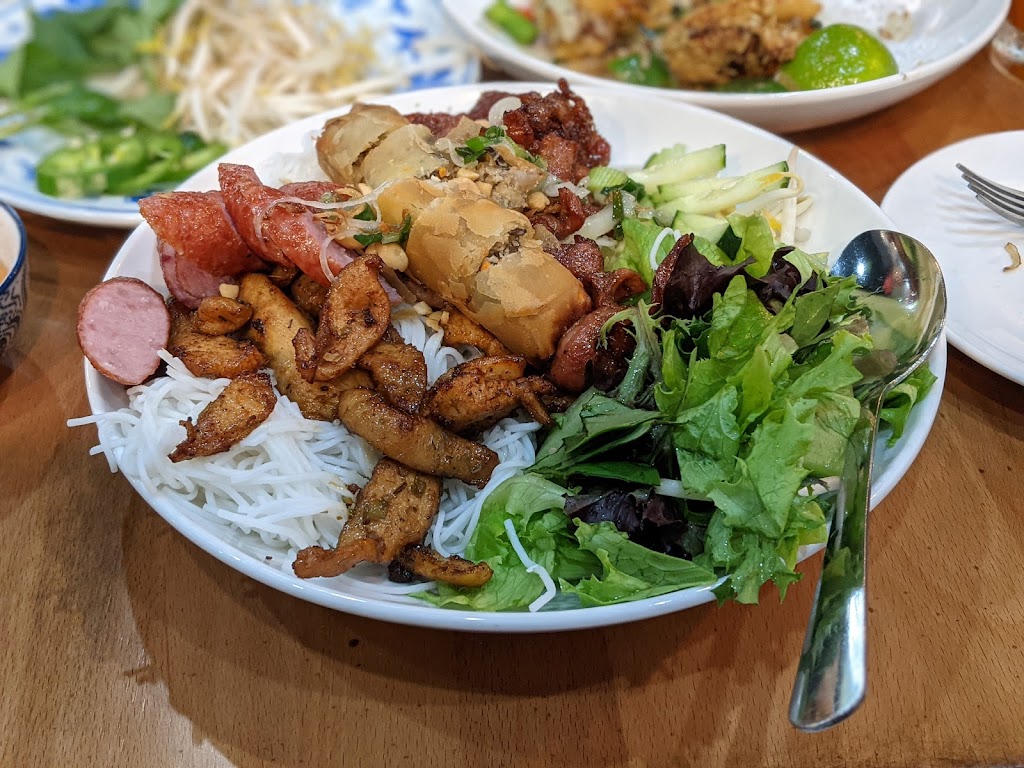 Midtown Pho | restaurant | 424 E Six Forks Rd Suite 105, Raleigh, NC 27609, USA | 9197479899 OR +1 919-747-9899