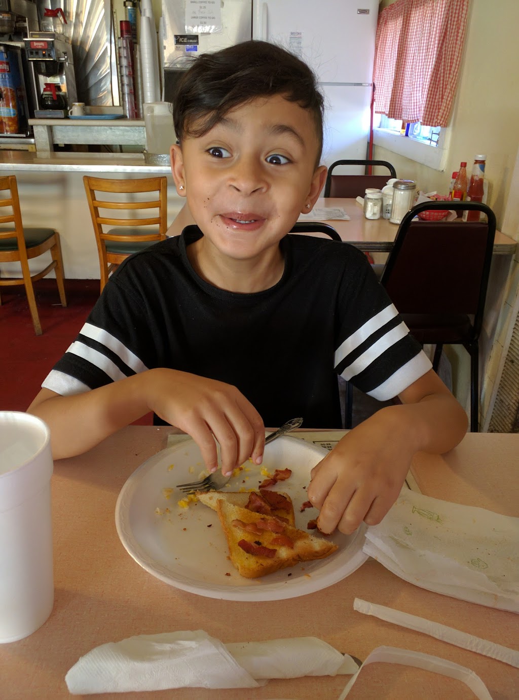 Stamps Cafe | restaurant | 201 Main St, Stamps, AR 71860, USA | 8705334003 OR +1 870-533-4003