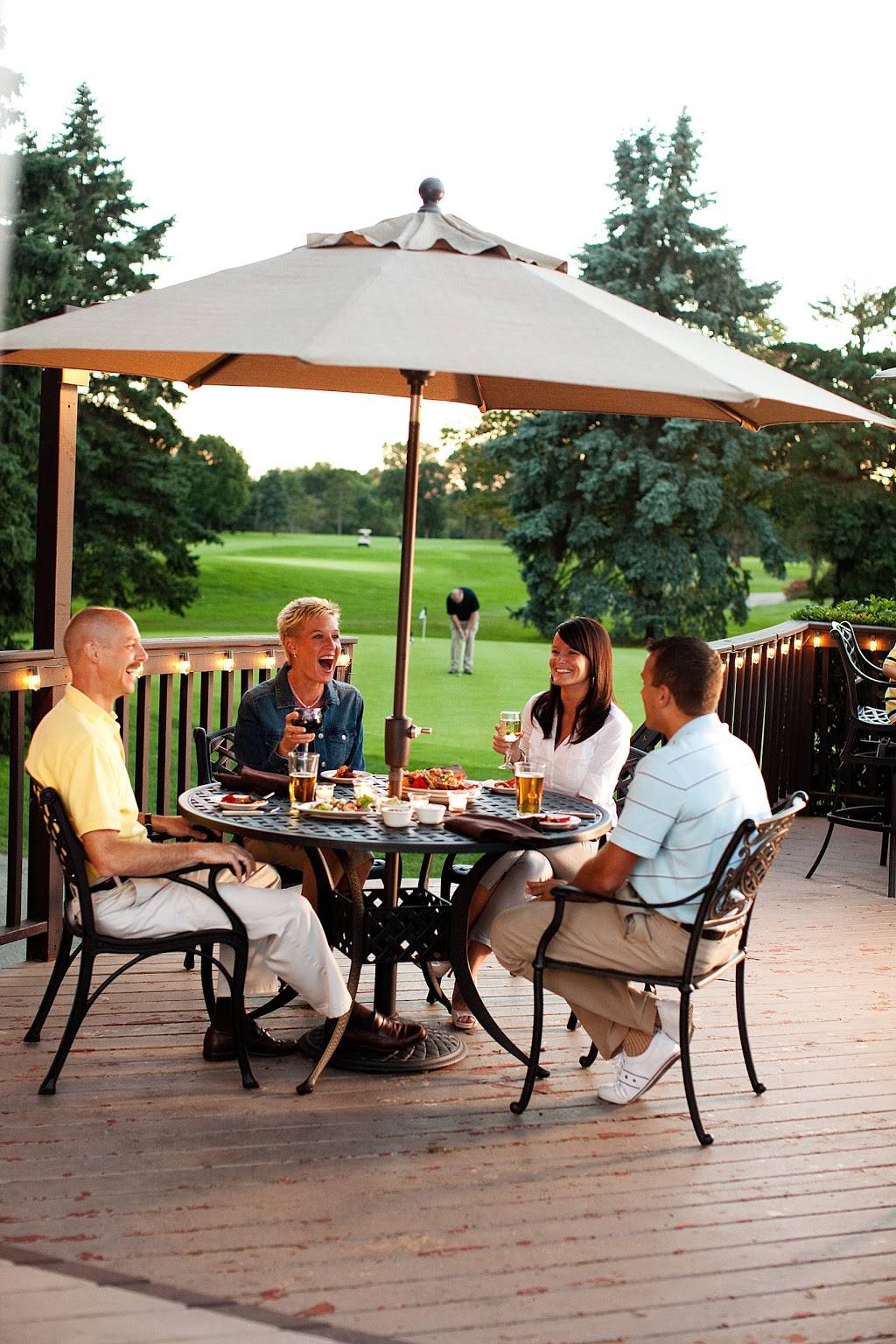 Pearces Pub & Banquets | restaurant | 3516 US-34, Oswego, IL 60543, USA | 6305548905 OR +1 630-554-8905