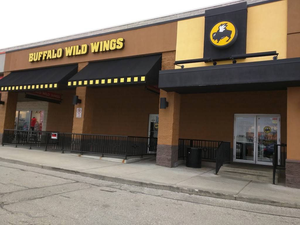 Buffalo Wild Wings | restaurant | 239 Midway Blvd, Elyria, OH 44035, USA | 4403245544 OR +1 440-324-5544