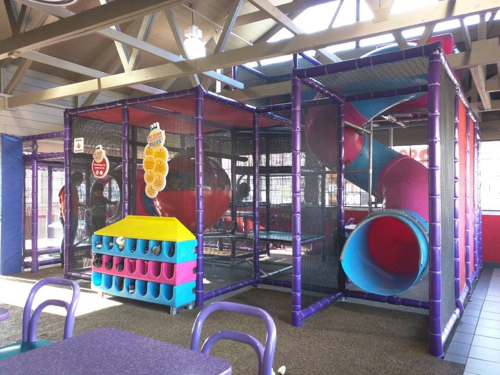 Burger King | restaurant | 902 Bridgeport Ave, Shelton, CT 06484, USA | 2039297290 OR +1 203-929-7290