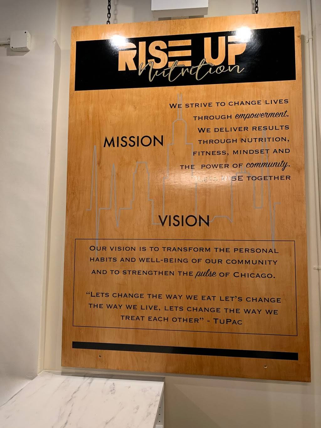 Rise Up Nutrition | restaurant | 2909 N Broadway, Chicago, IL 60657, United States | 3129574219 OR +1 312-957-4219
