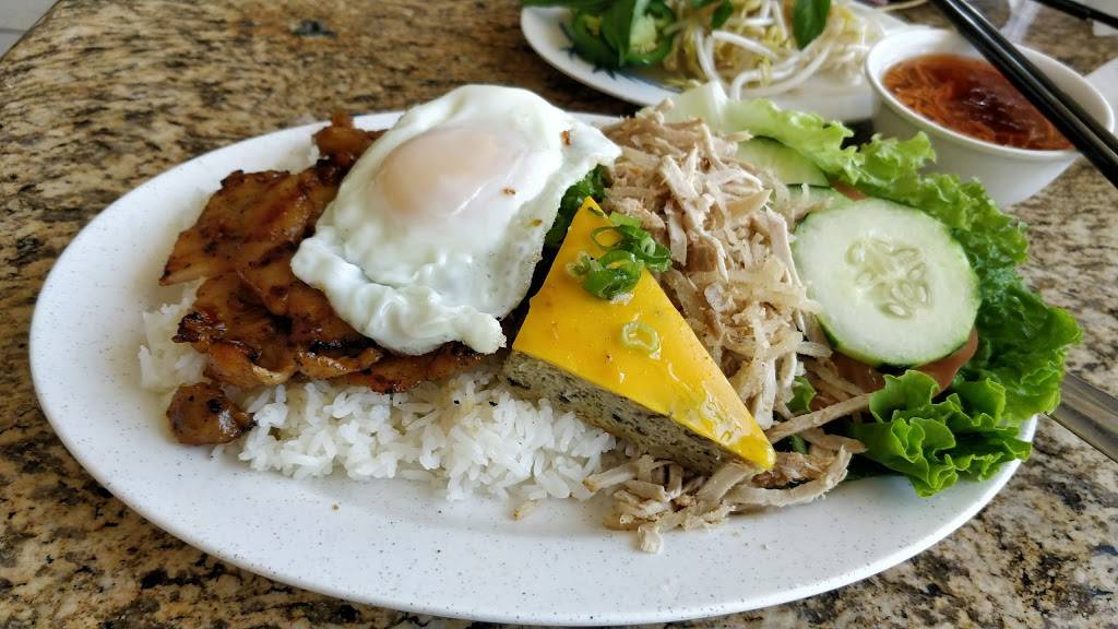 Pho Dan | restaurant | 11220 N Lamar Blvd B-200, Austin, TX 78753, USA | 5128377800 OR +1 512-837-7800