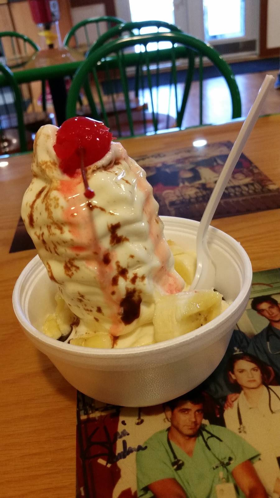 The Bulldog Cafe | restaurant | 404 W Vine St, Edgerton, OH 43517, USA | 4192983630 OR +1 419-298-3630