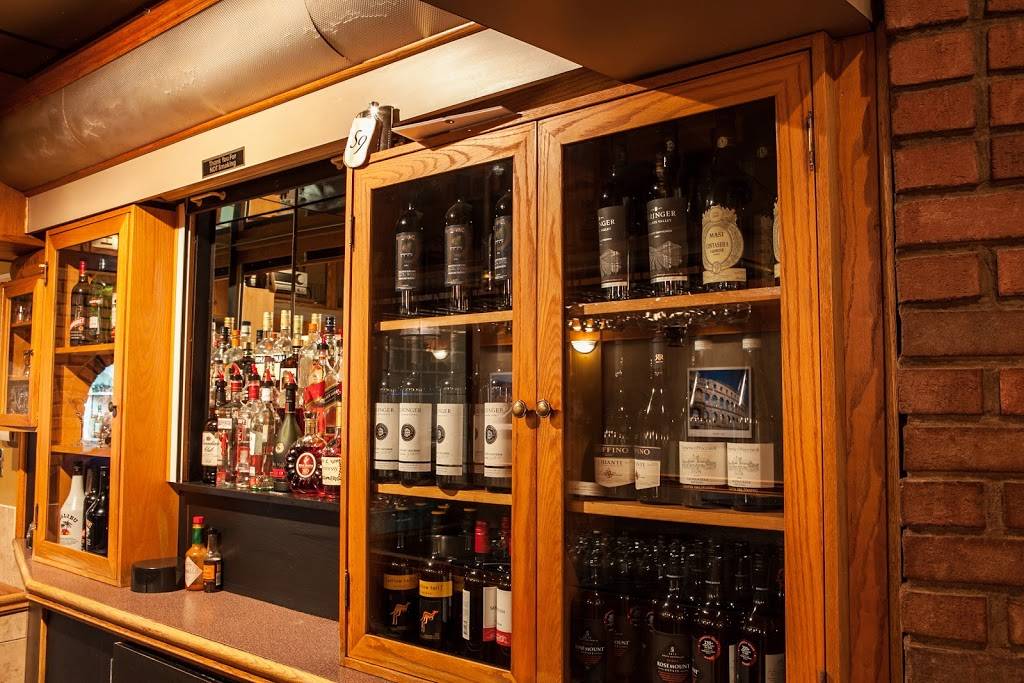 Croatia Restaurant | restaurant | 1989 Dundas St E, Mississauga, ON L4X 1M1, Canada | 9056244111 OR +1 905-624-4111