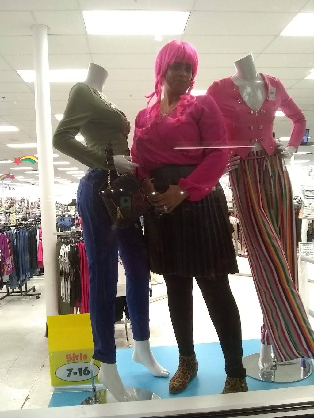 First Wok | restaurant | 3967 7th Street Rd, Louisville, KY 40216, USA | 5024480588 OR +1 502-448-0588