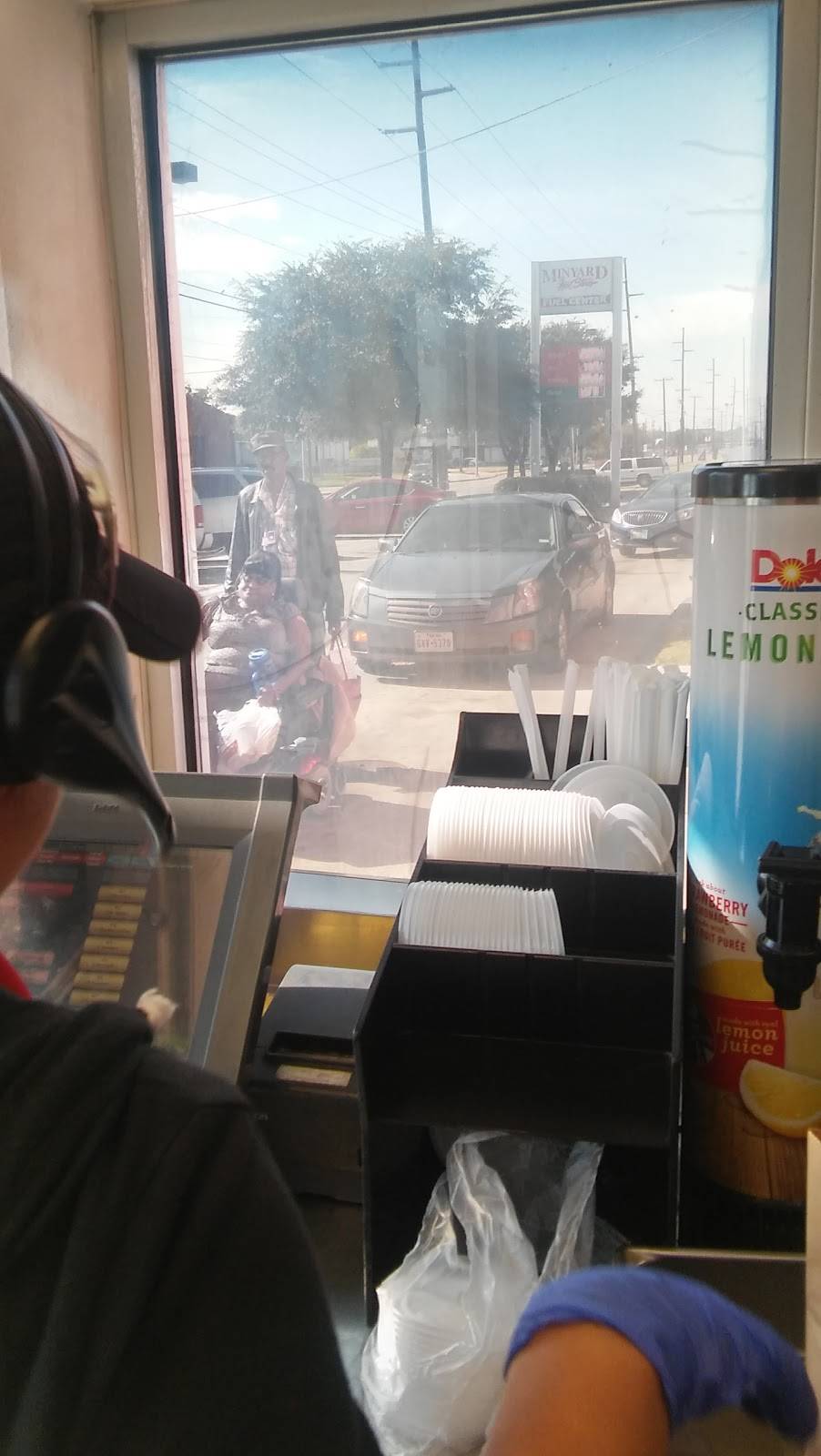 KFC | restaurant | 3001 N Hampton Rd, Dallas, TX 75212, USA | 2146349541 OR +1 214-634-9541