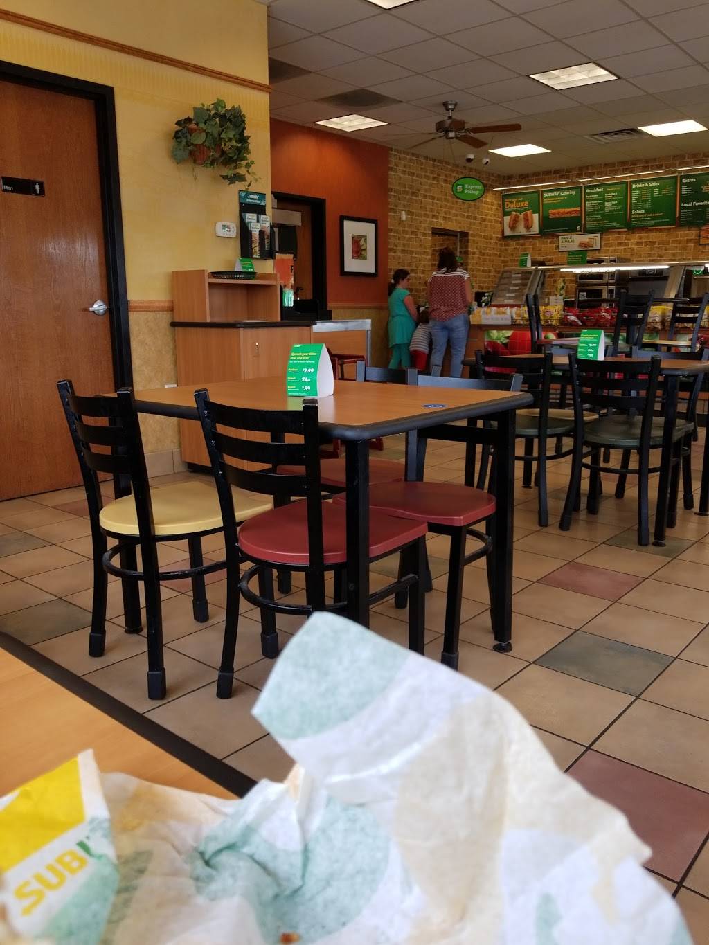Subway | restaurant | 1404 N Walnut St, Colfax, IA 50054, USA | 5156740250 OR +1 515-674-0250