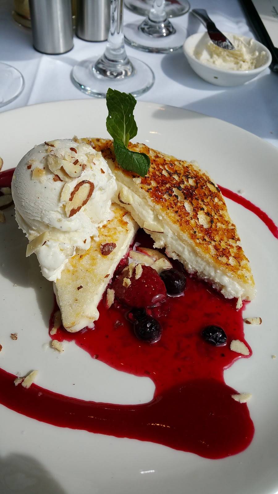 Monterey Bay Fish Grotto | restaurant | 1411 Grandview Ave, Pittsburgh, PA 15211, USA | 4124814414 OR +1 412-481-4414