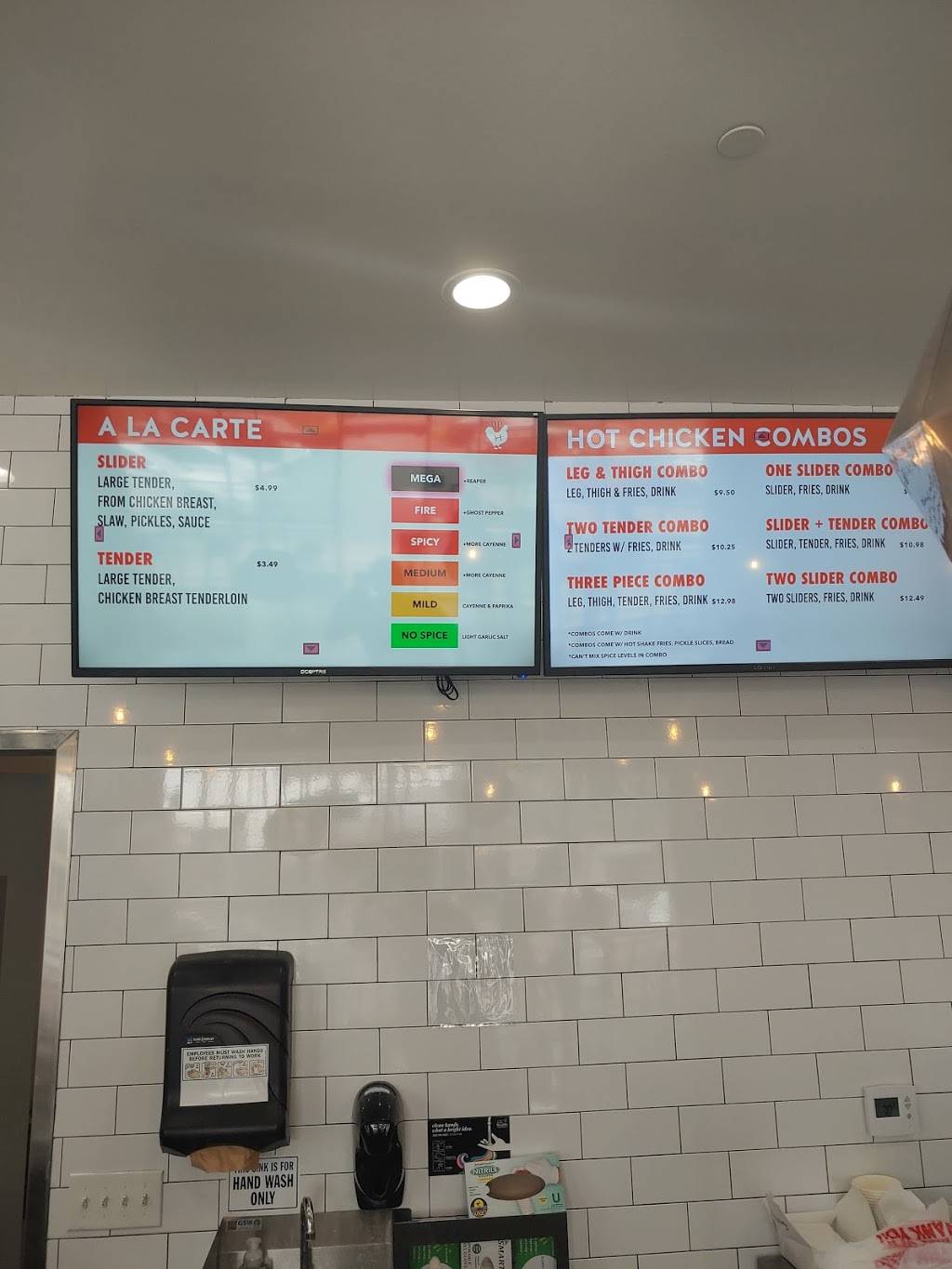 Hotties Nashville Hot Chicken | restaurant | 2022 N Tustin St, Orange, CA 92865, USA | 7143633308 OR +1 714-363-3308