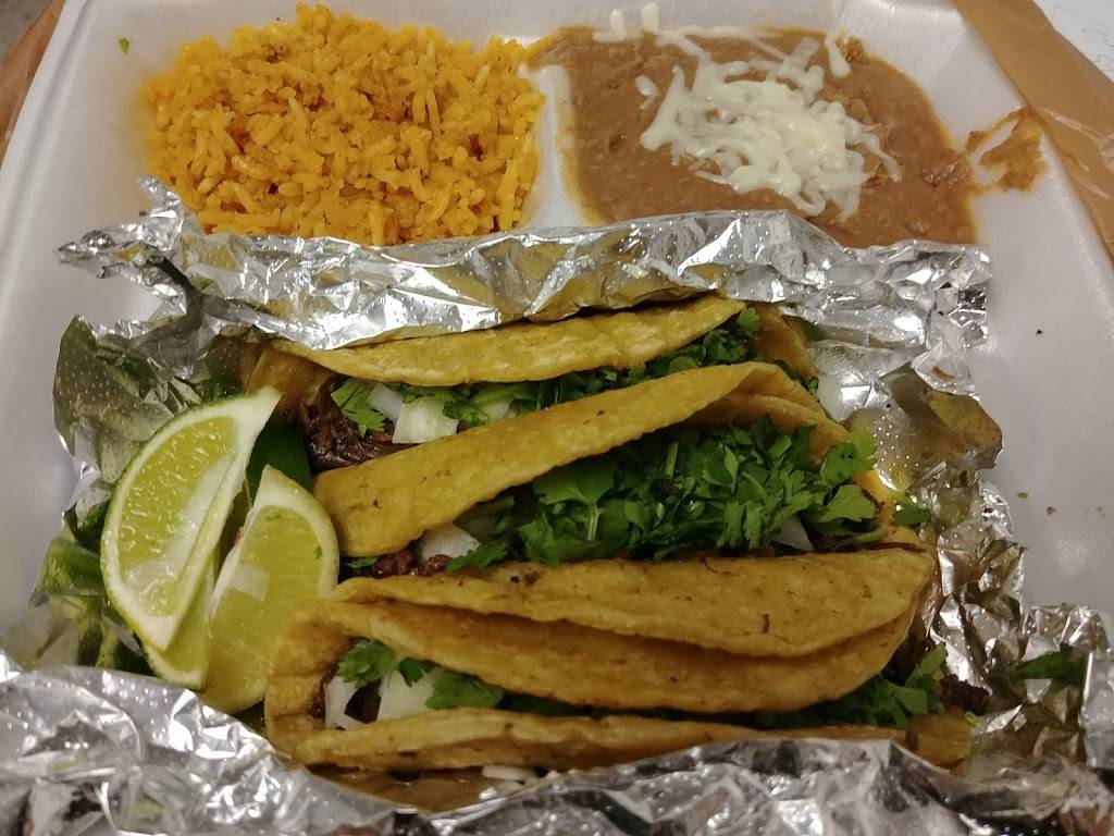 Lyndas Tacos | restaurant | 105 M-66, Charlevoix, MI 49720, USA | 2314372024 OR +1 231-437-2024