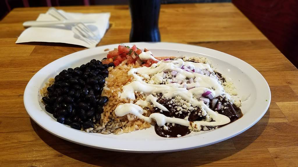 Tenoch Mexican | restaurant | 24 Riverside Ave, Medford, MA 02155, USA | 7813952221 OR +1 781-395-2221