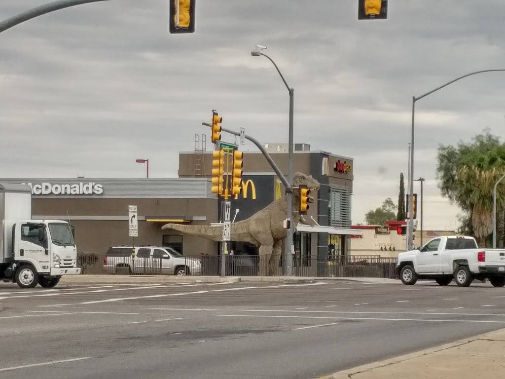 McDonalds | cafe | 6651 E Tanque Verde Rd, Tucson, AZ 85715, USA | 5202982490 OR +1 520-298-2490
