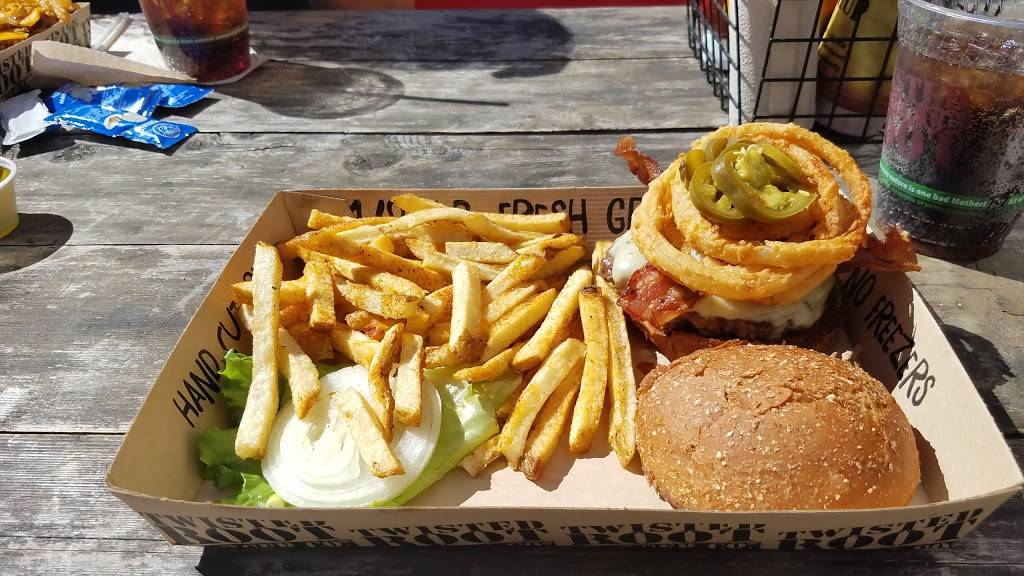 Twisted Root Burger Co | restaurant | 5609 SMU Boulevard, Dallas, TX 75206, USA | 2143612910 OR +1 214-361-2910