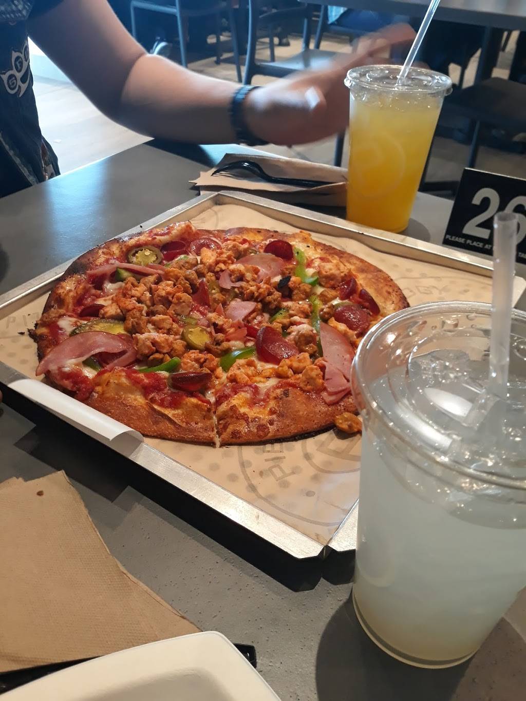 Pieology Pizzeria | restaurant | 1318 George Dieter Dr, El Paso, TX 79936, USA | 9153002729 OR +1 915-300-2729