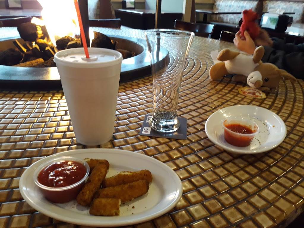 Round Table Pizza | meal delivery | 403 E Arrow Hwy, Glendora, CA 91740, USA | 6269638576 OR +1 626-963-8576