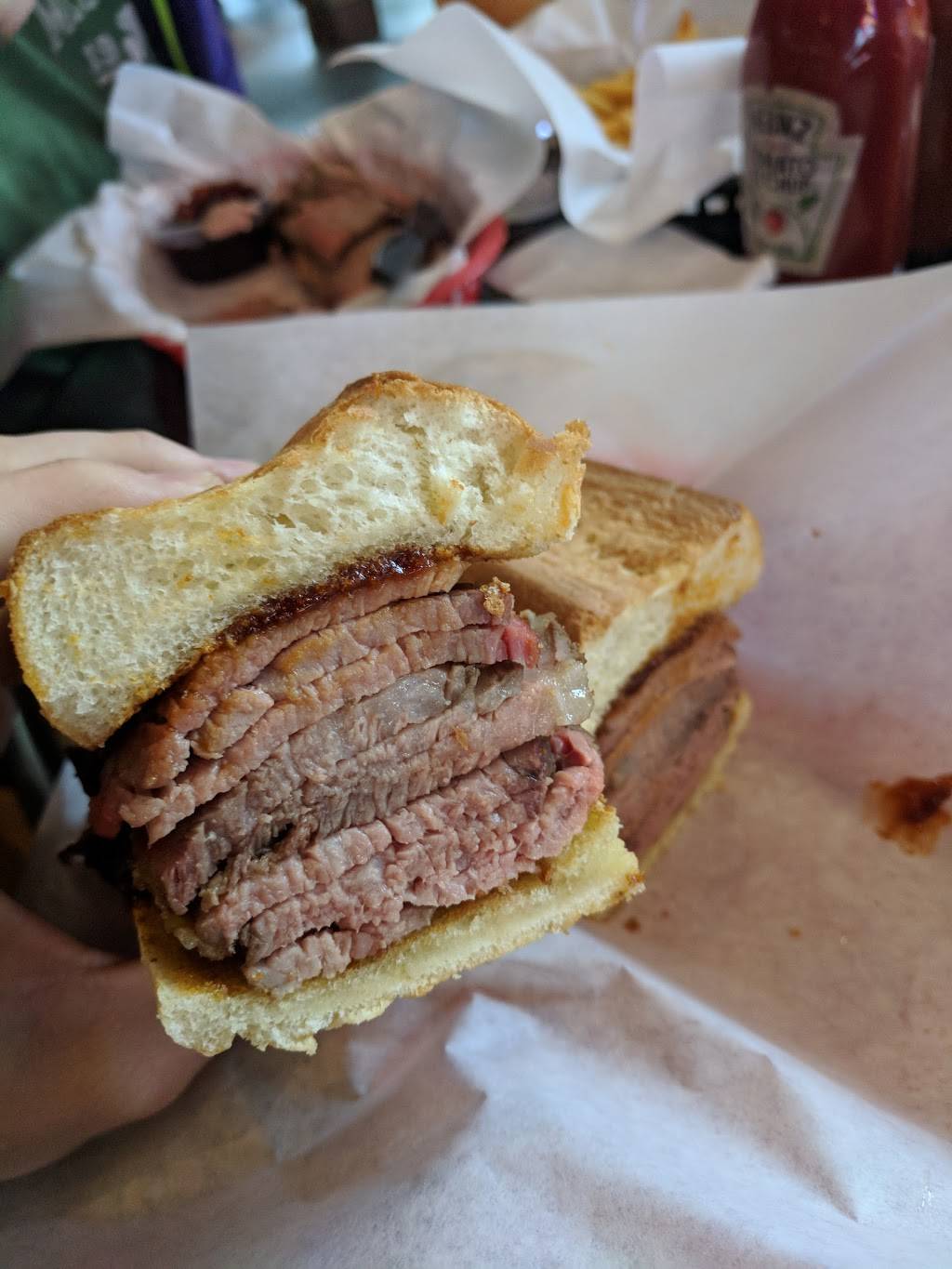 Dog House Grill | restaurant | 2789 E Shaw Ave, Fresno, CA 93710, USA | 5592949920 OR +1 559-294-9920