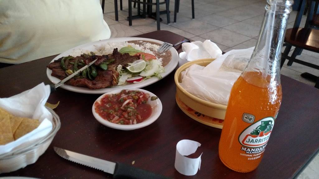 El Tenampa Restaurant | restaurant | 2382 Main St, Bridgeport, CT 06606, USA | 2033677022 OR +1 203-367-7022