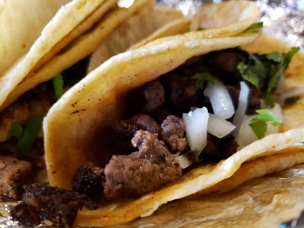 El Toro Cantina Bar & Restaurant | restaurant | 3008, 1934 W 6th St, Wilmington, DE 19805, USA | 3025435621 OR +1 302-543-5621