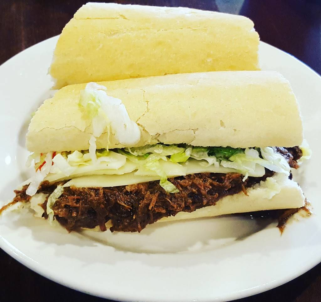 Manos Po-Boys | meal takeaway | 6943 Saints Dr, Metairie, LA 70003, USA | 5047340922 OR +1 504-734-0922