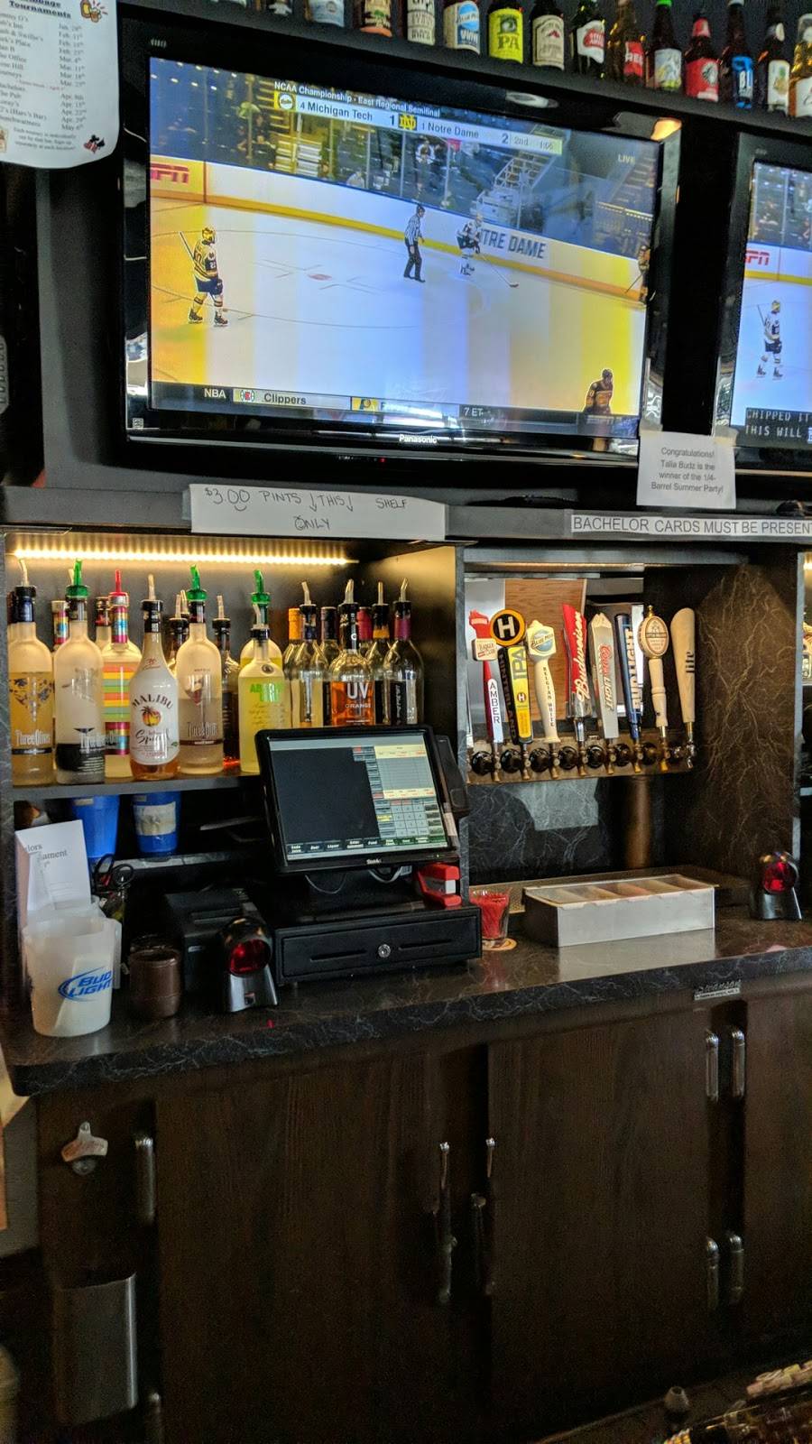 Bachelors Bar & Grill | restaurant | 1316 Crooks Ave, Kaukauna, WI 54130, USA | 9207661601 OR +1 920-766-1601