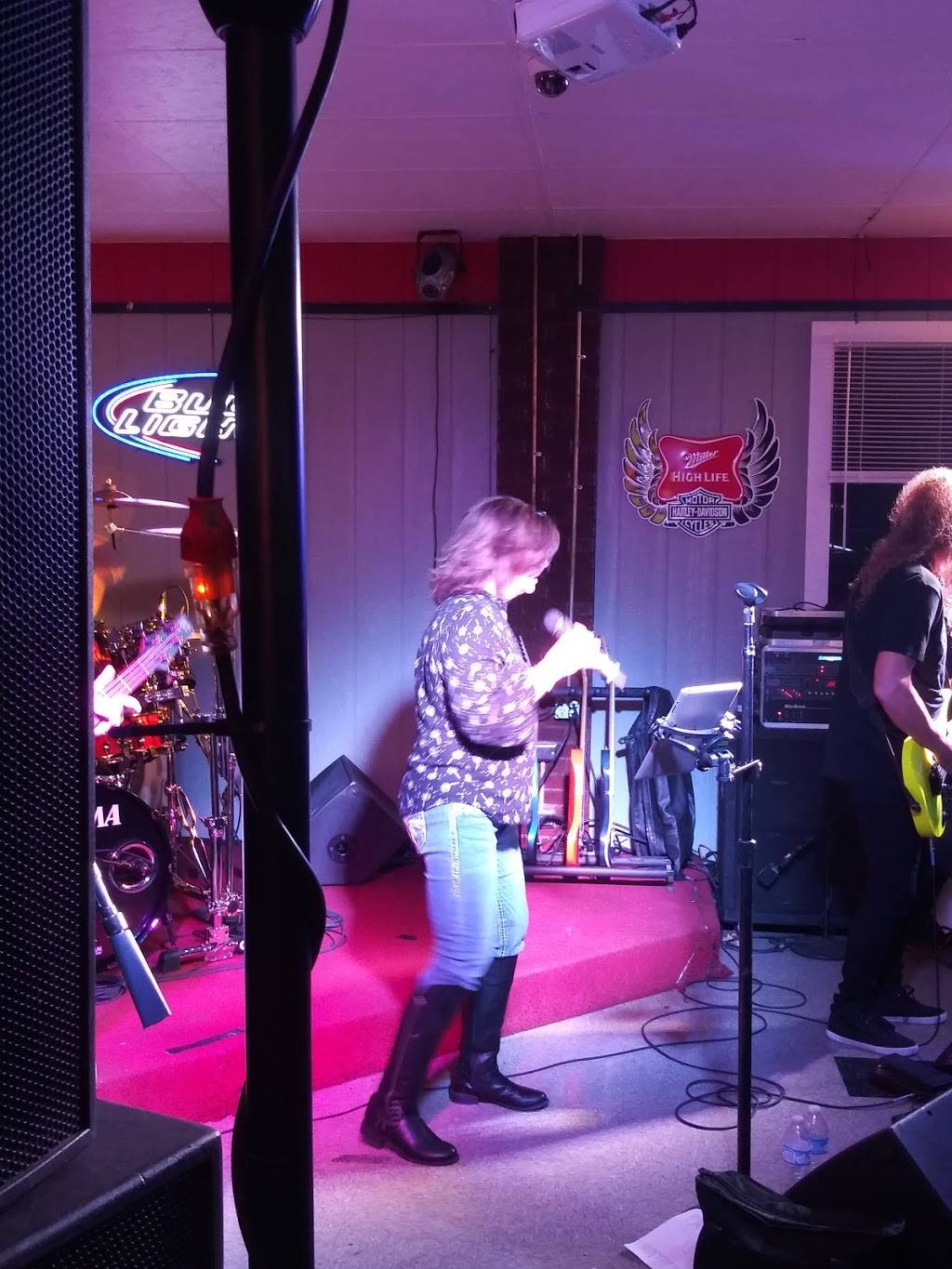 Shakers Public House | restaurant | 385 Georgesville Rd, Columbus, OH 43228, USA | 6143725847 OR +1 614-372-5847