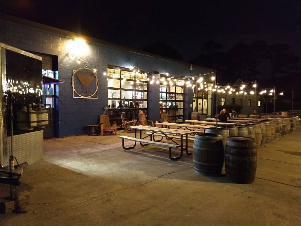 Commonwealth Brewing Co | restaurant | 2444 Pleasure House Rd, Virginia Beach, VA 23455, USA | 7573059652 OR +1 757-305-9652
