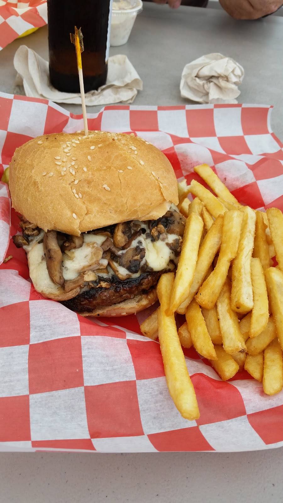 Gators Riverside Grille | restaurant | 4255 Peninsula Point, Sanford, FL 32771, USA | 4076889700 OR +1 407-688-9700