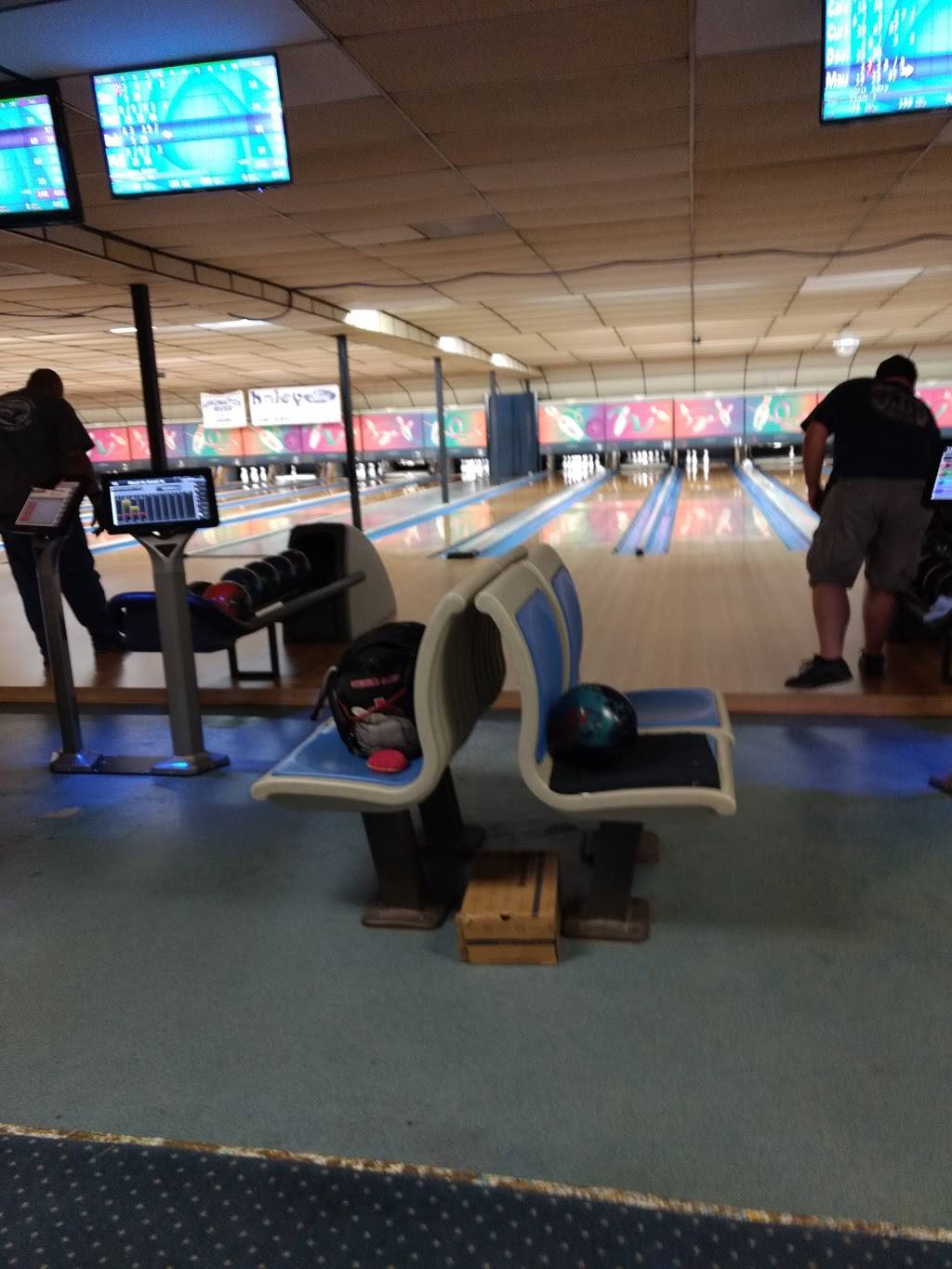 Holiday Bowl | meal takeaway | 11400 Jefferson Davis Hwy, Richmond, VA 23237, USA | 8047485635 OR +1 804-748-5635