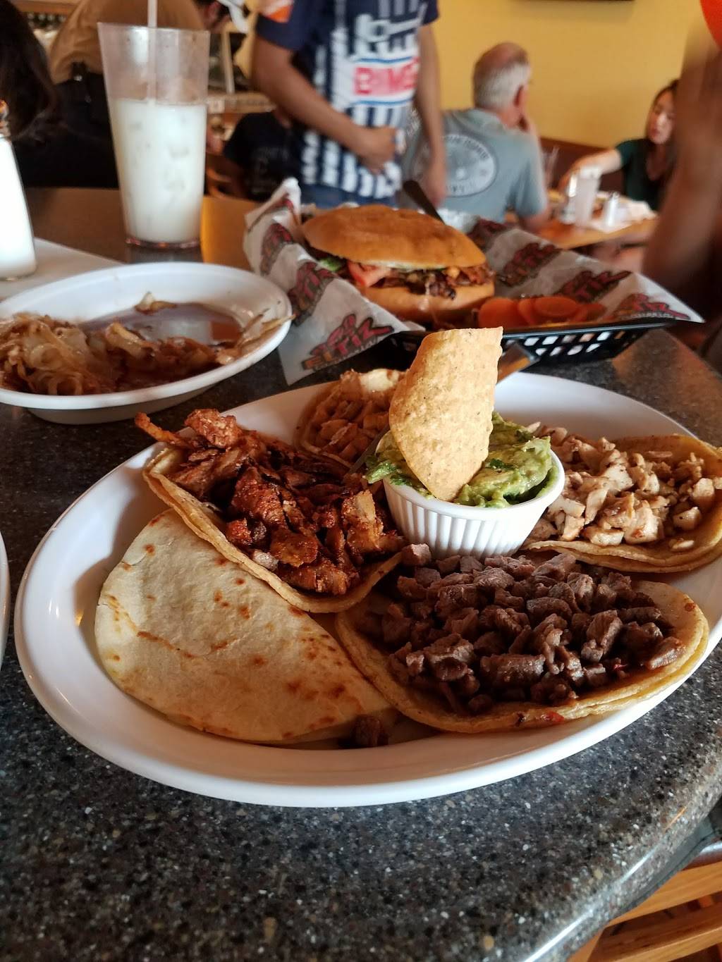 El Tiz Tizoncito Forest | restaurant | 3318 Forest Ln #100, Dallas, TX 75234, USA | 9722478797 OR +1 972-247-8797