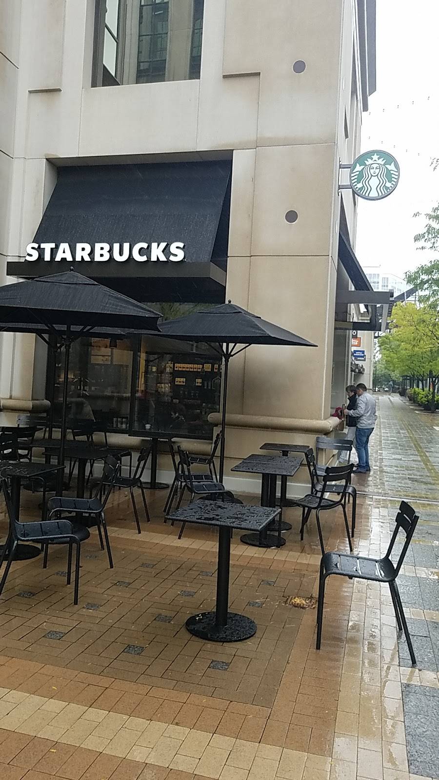 Starbucks | cafe | 2200 Clarendon Blvd, Arlington, VA 22201, USA | 7032434721 OR +1 703-243-4721