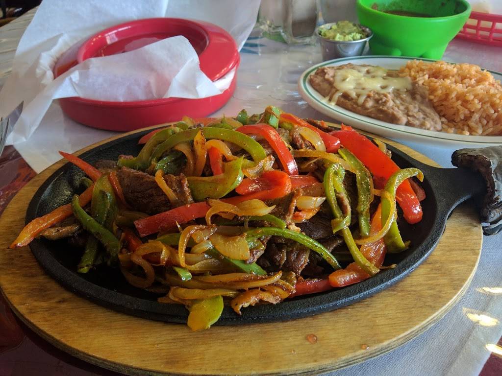 Fuzzys Restaurant & Bar/Slots | restaurant | 2515 Kilburn Ave, Rockford, IL 61101, USA | 8157087547 OR +1 815-708-7547