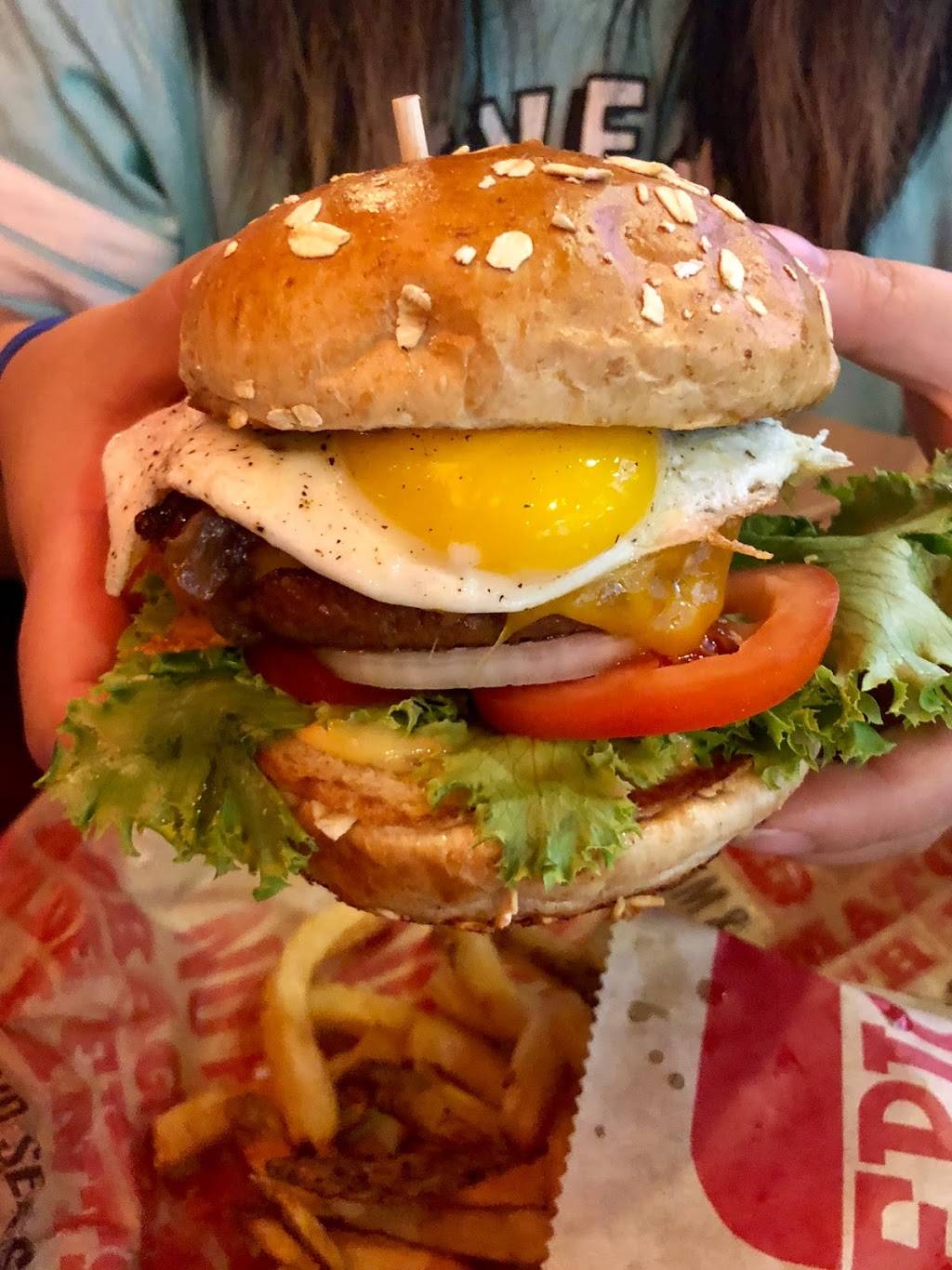 Epic Burger | restaurant | 550 W Adams St, Chicago, IL 60661, USA | 3123820400 OR +1 312-382-0400