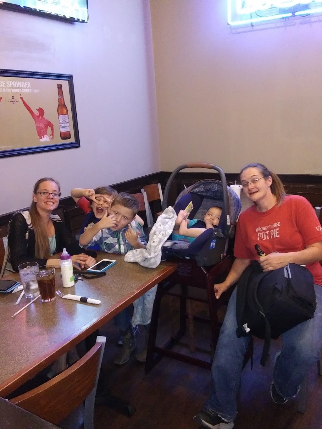 Wildcatters Bowling and Entertainment | restaurant | 1501 S N Main St, Borger, TX 79007, USA | 8064646080 OR +1 806-464-6080