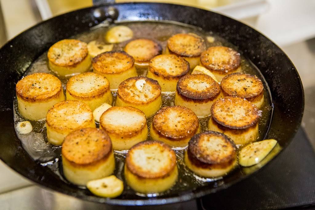 Freshwater | restaurant | 3711 SW Trafficway, Kansas City, MO 64111, USA | 8168200296 OR +1 816-820-0296