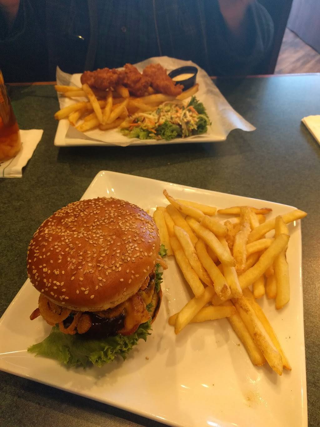 The Greene Turtle Sports Bar & Grille | restaurant | 7100 Willie G Ave, Morgantown, WV 26501, USA | 3042411405 OR +1 304-241-1405