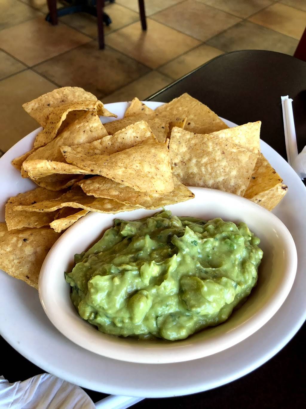 Los Burritos Tapatios | restaurant | 1410 Ogden Ave # 1, Downers Grove, IL 60515, USA | 6302711150 OR +1 630-271-1150